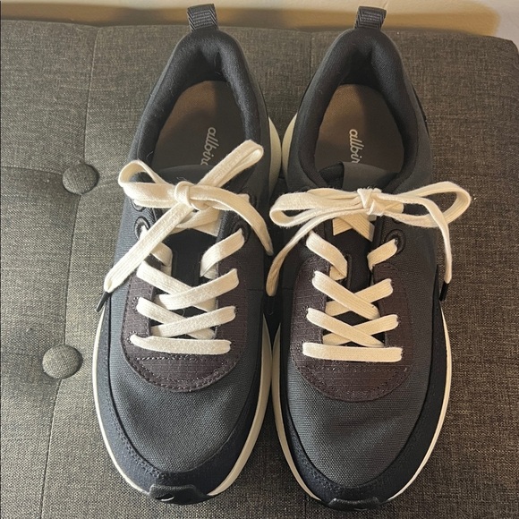allbirds Shoes - Allbirds Charcoal and Cream Casual Sneakers